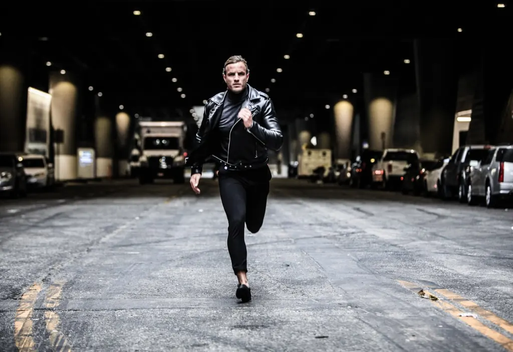Action running scene