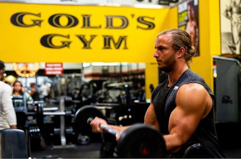 Gold’s Gym / curl profile
