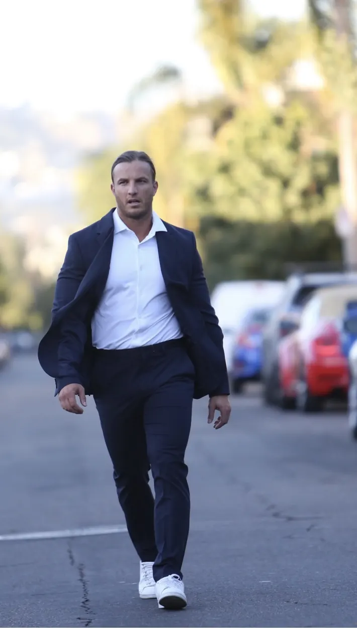 Navy suit / street walking